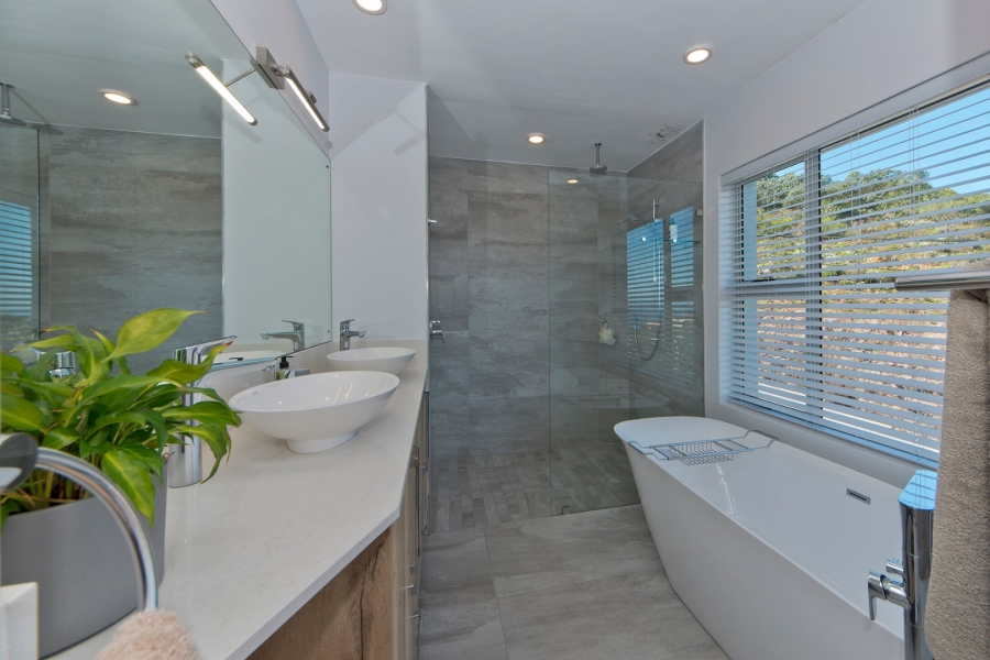 5 Bedroom Property for Sale in The Heads Western Cape